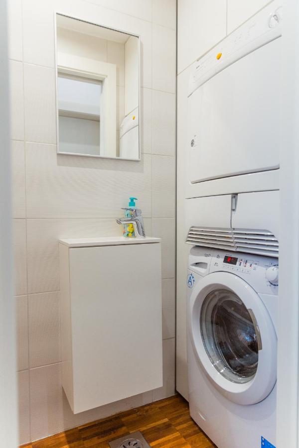 Top Location City Centre Condo In Historic Building With Free Garage Parking Ljubljana Bagian luar foto