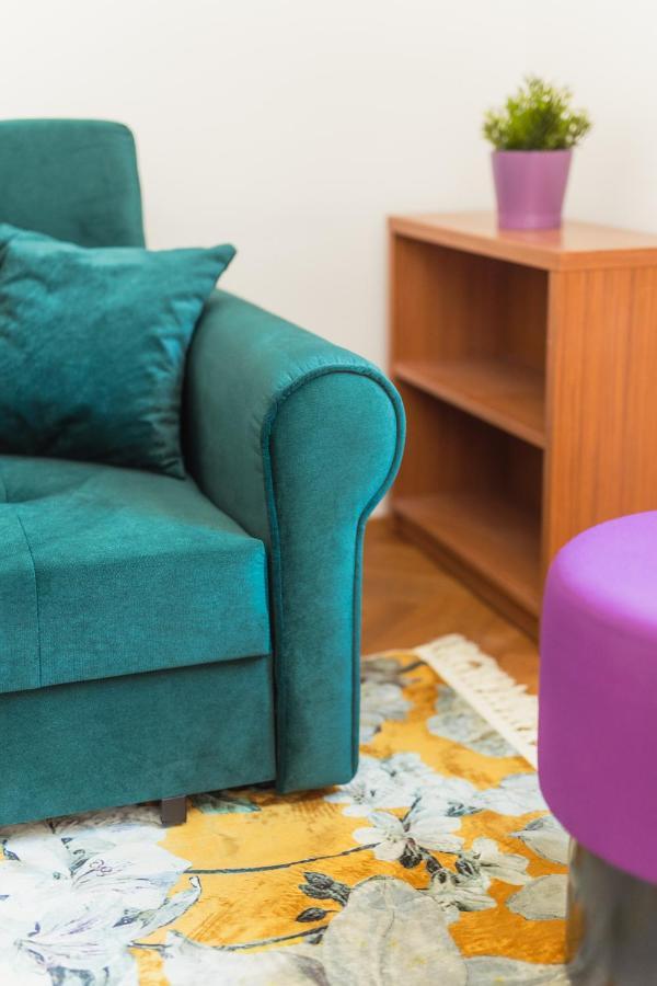 Top Location City Centre Condo In Historic Building With Free Garage Parking Ljubljana Bagian luar foto