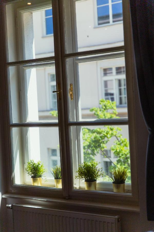 Top Location City Centre Condo In Historic Building With Free Garage Parking Ljubljana Bagian luar foto